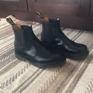Dr. Martens 2976 smooth leather Chelsea boots - black